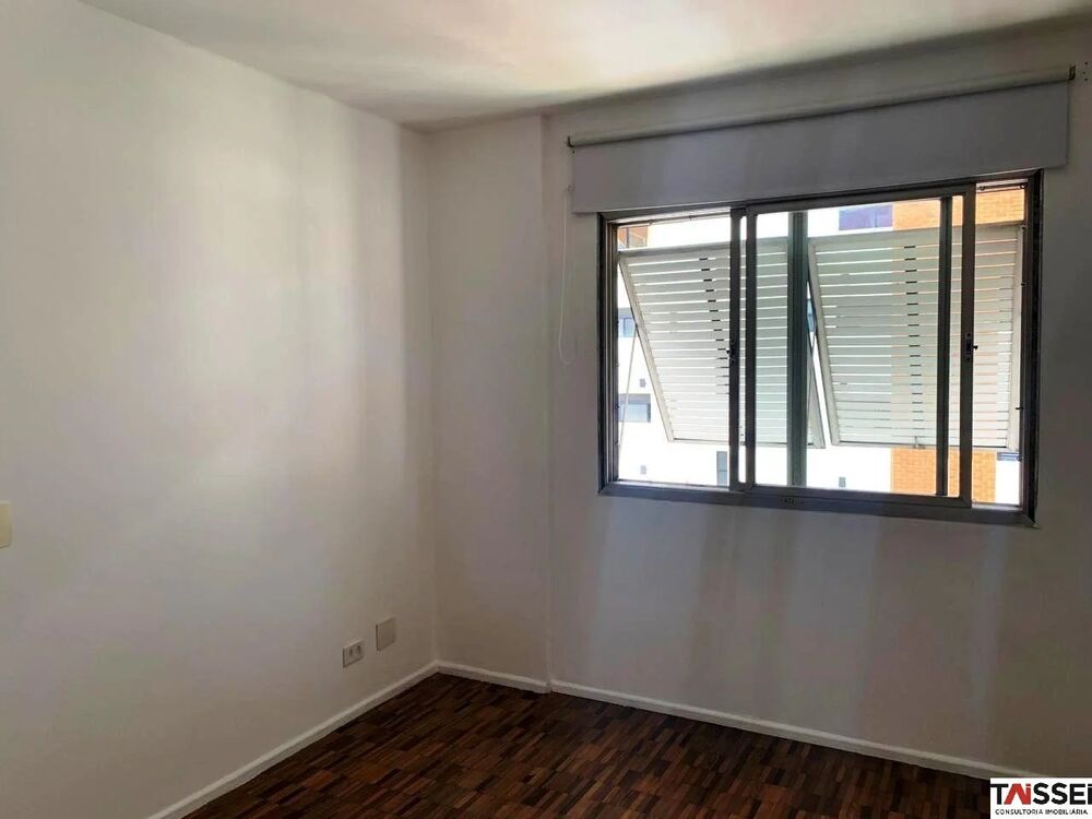 Apartamento à venda com 3 quartos, 87m² - Foto 2