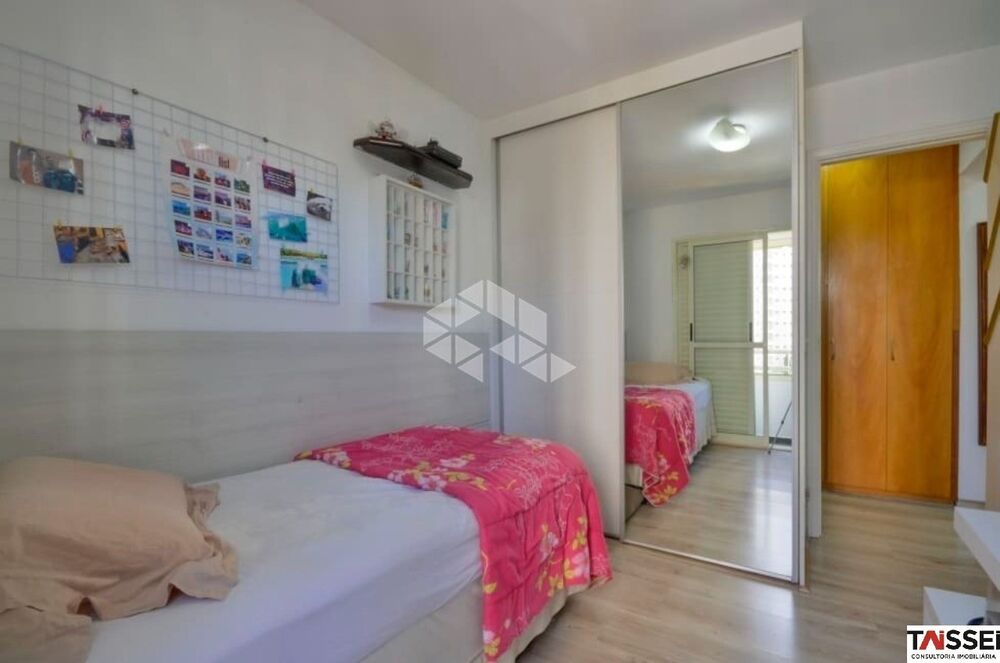 Apartamento à venda com 3 quartos, 96m² - Foto 3