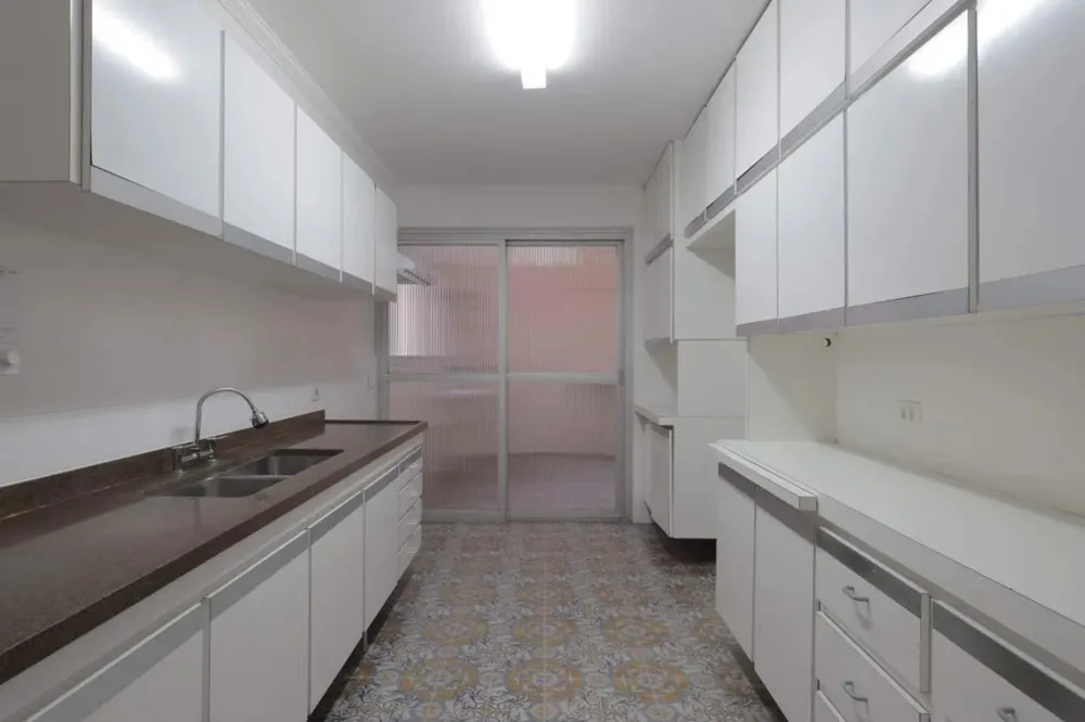 Apartamento, 3 quartos, 240 m² - Foto 1