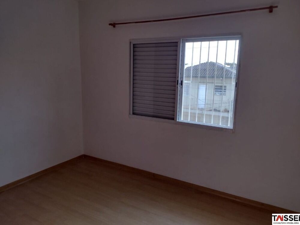 Casa à venda com 3 quartos, 200m² - Foto 1