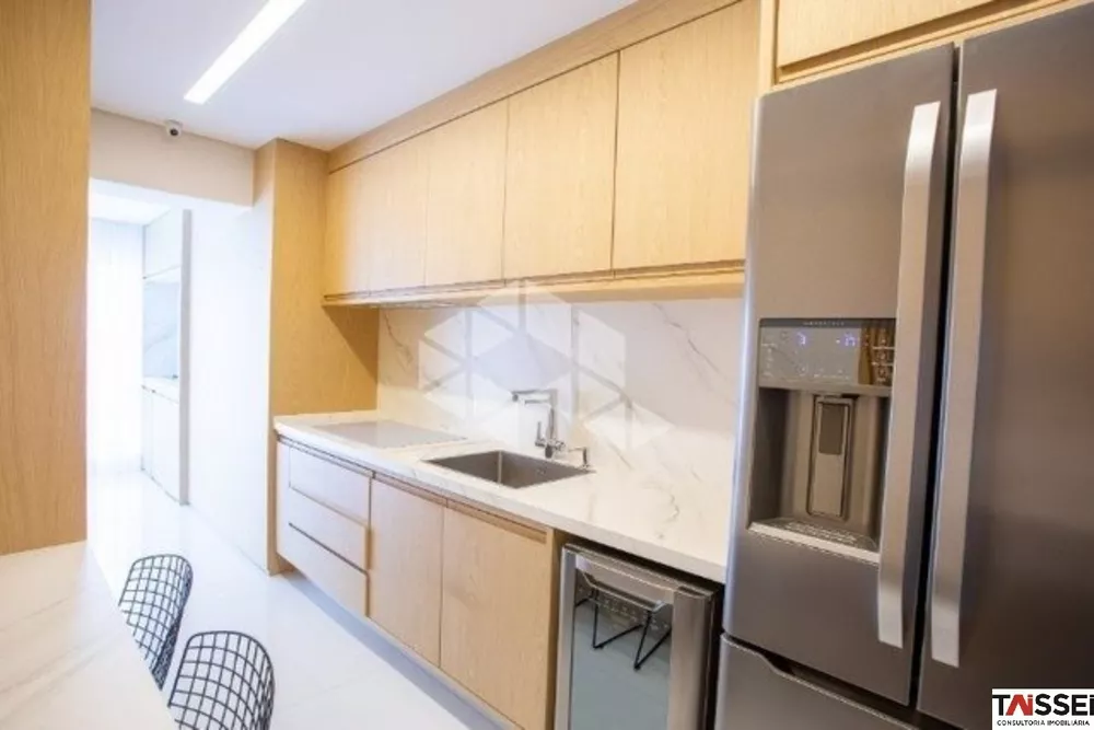 Apartamento à venda com 3 quartos, 182m² - Foto 2