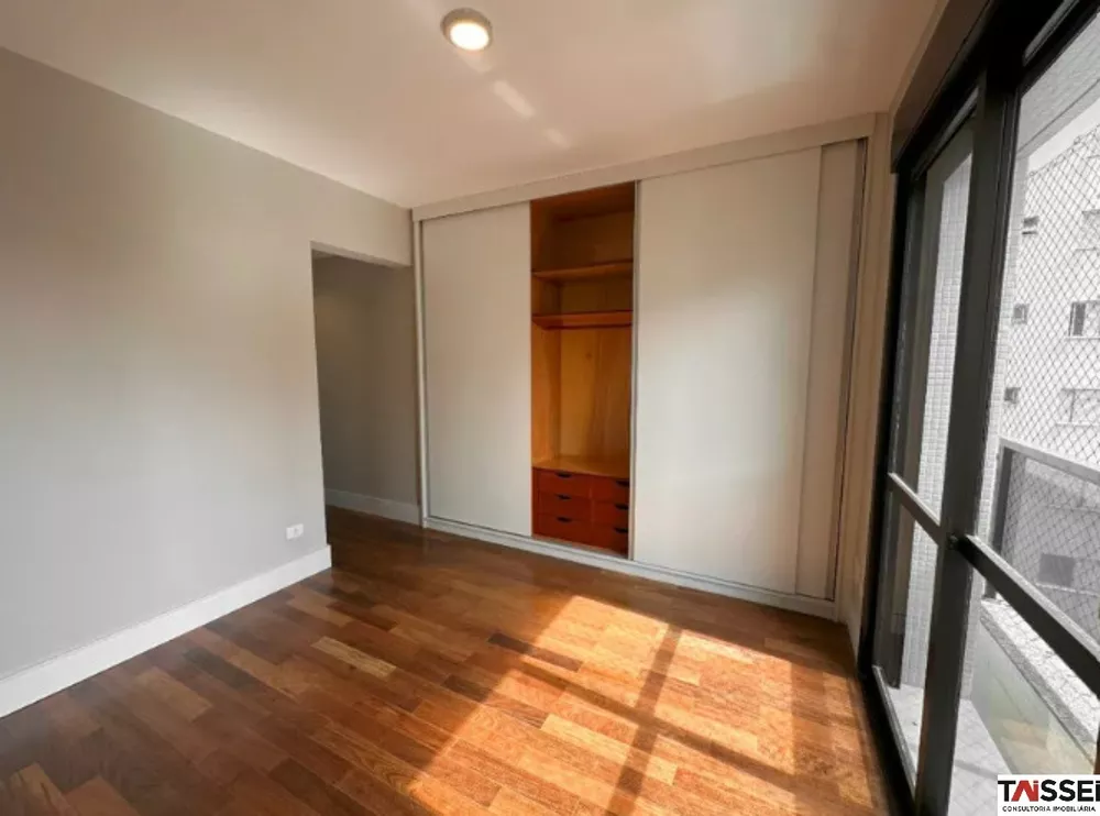 Apartamento à venda com 4 quartos, 195m² - Foto 9