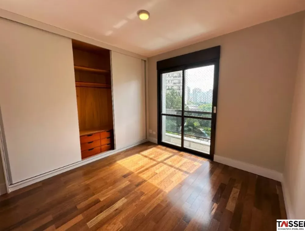 Apartamento à venda com 4 quartos, 195m² - Foto 8