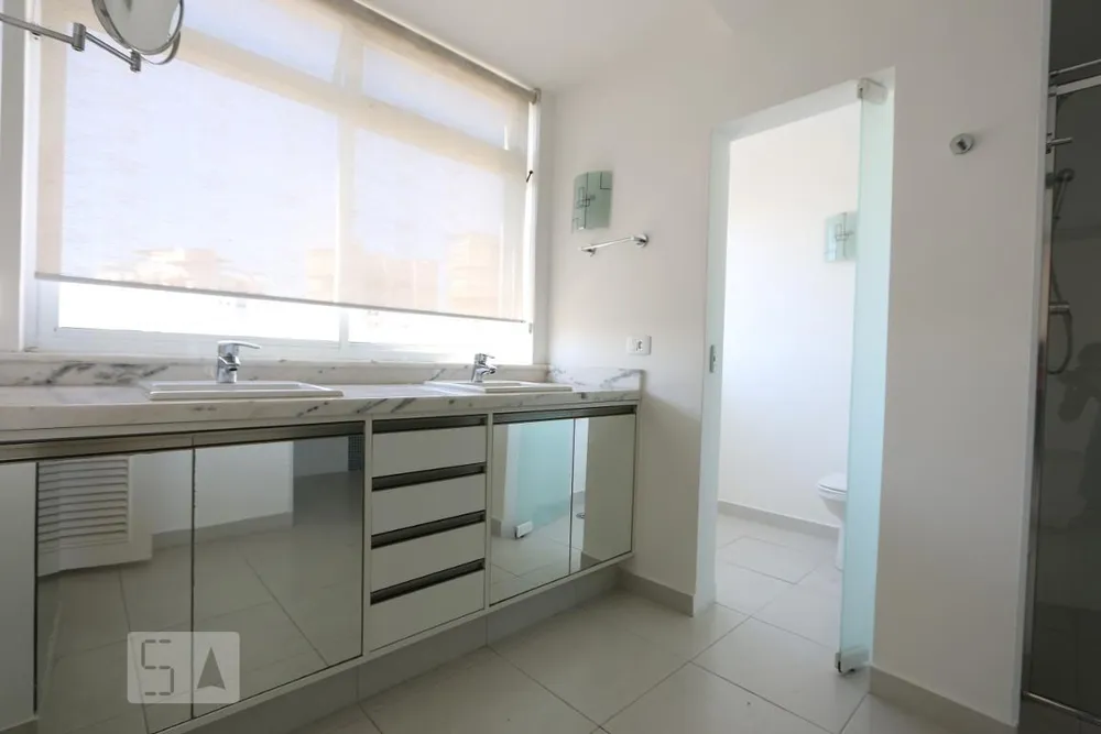 Cobertura, 3 quartos, 244 m² - Foto 1
