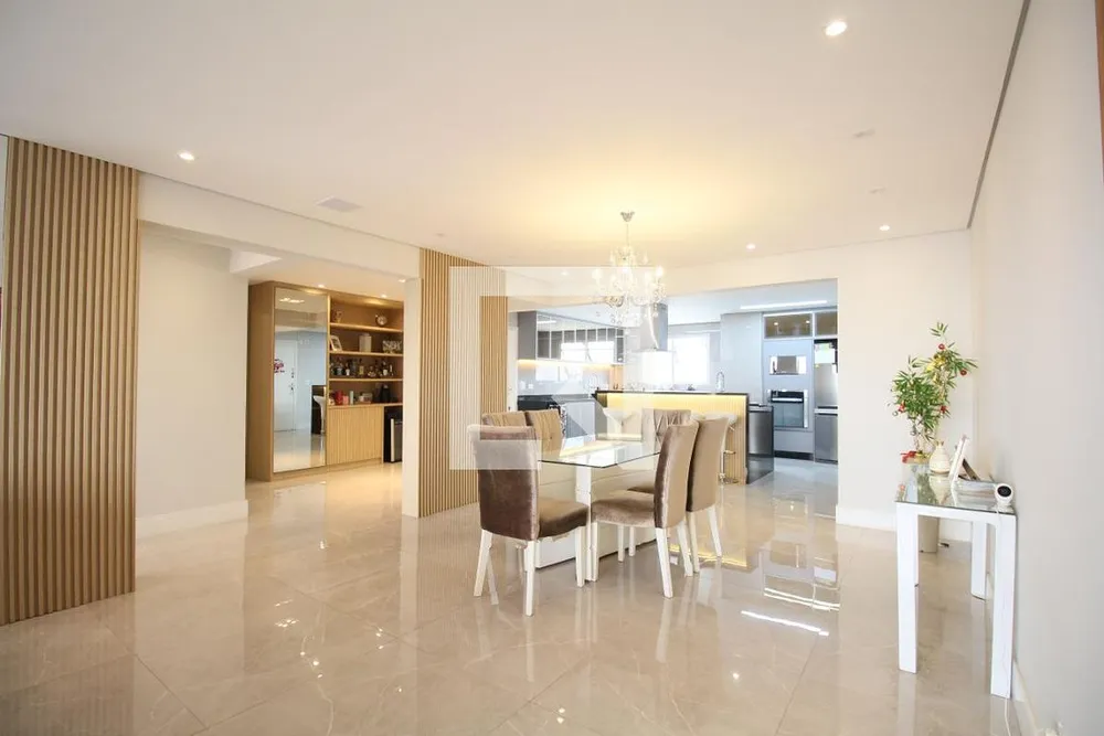 Apartamento, 3 quartos, 211 m² - Foto 1