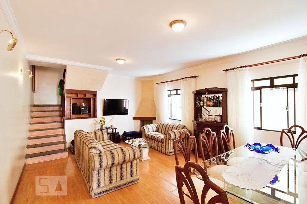 Casa, 3 quartos, 245 m² - Foto 1