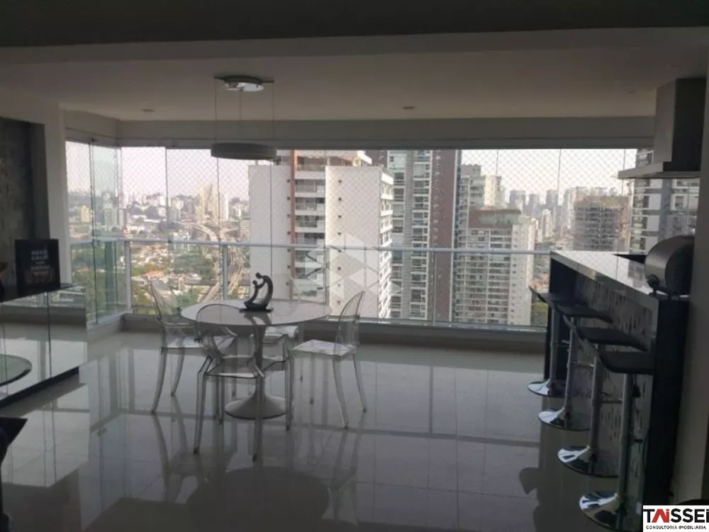 Apartamento à venda com 3 quartos, 138m² - Foto 1