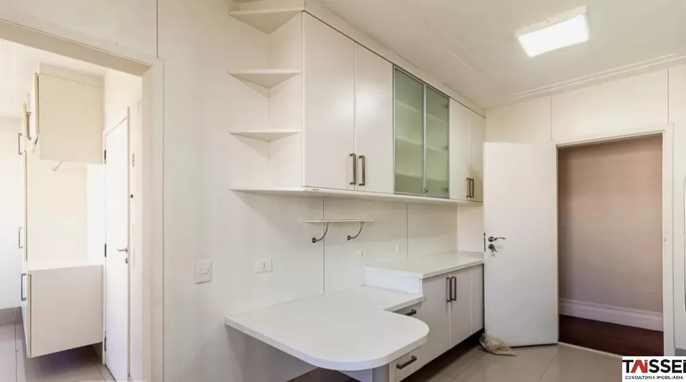 Apartamento, 3 quartos, 228 m² - Foto 1