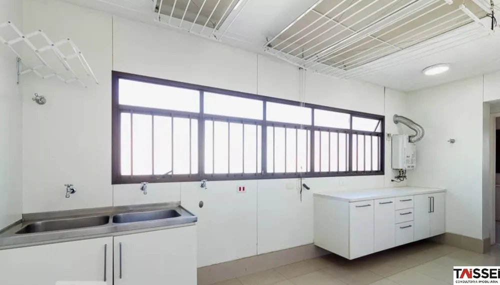 Apartamento, 3 quartos, 228 m² - Foto 2