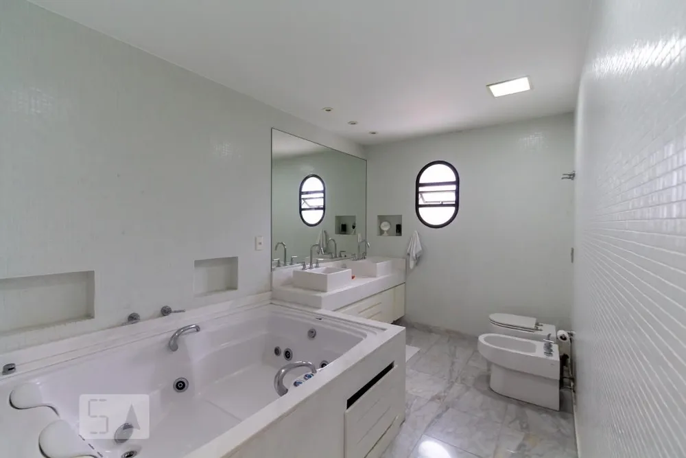 Apartamento, 3 quartos, 220 m² - Foto 2