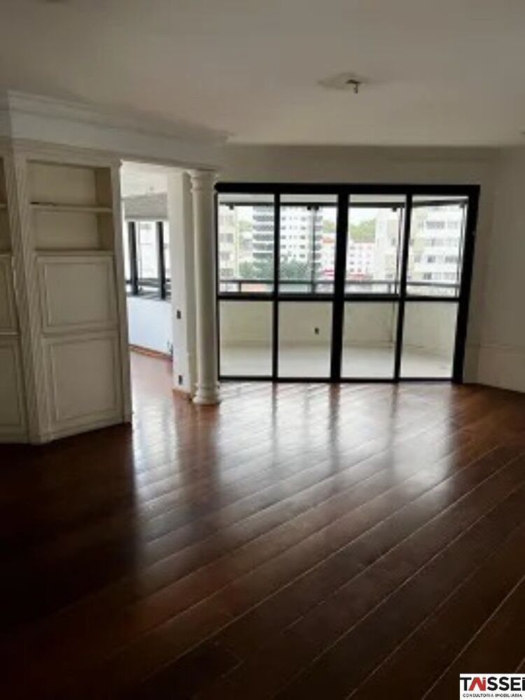 Apartamento à venda com 4 quartos, 227m² - Foto 1