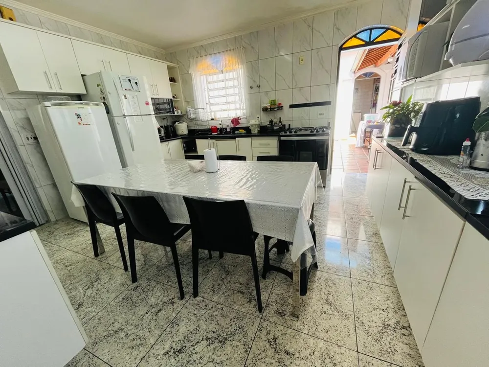 Casa, 4 quartos, 328 m² - Foto 2