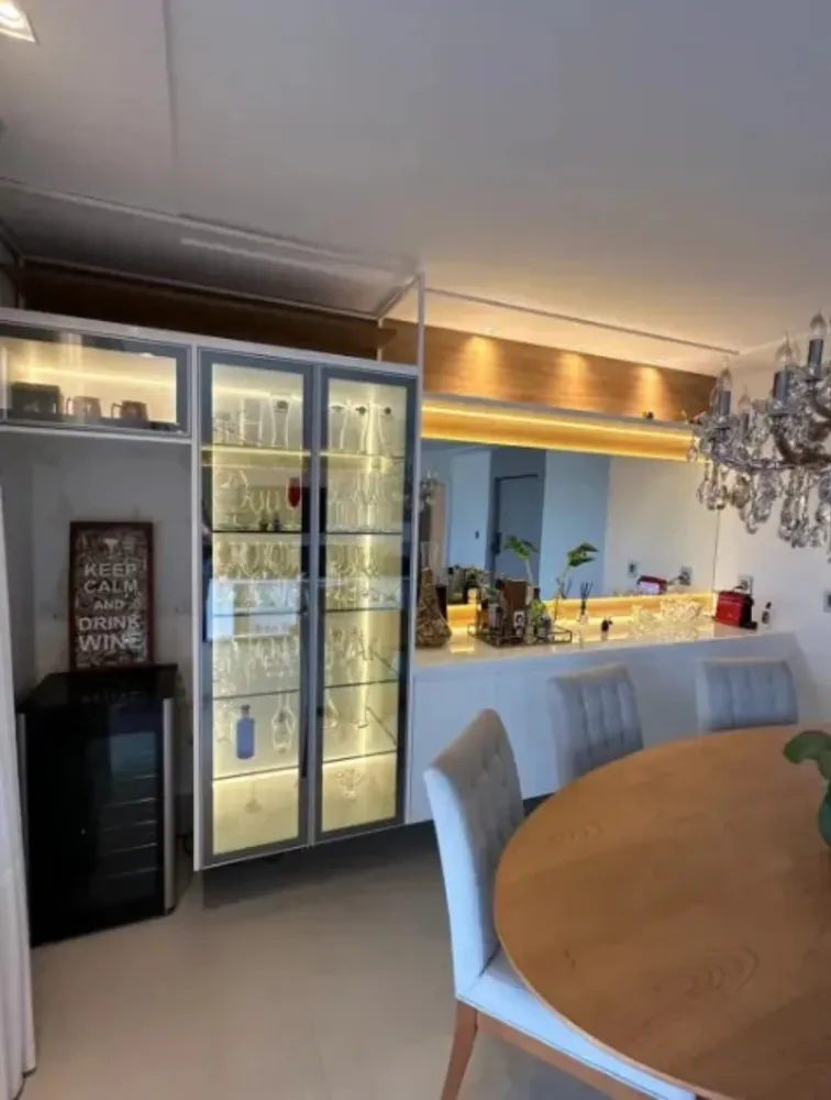 Apartamento, 3 quartos, 211 m² - Foto 1