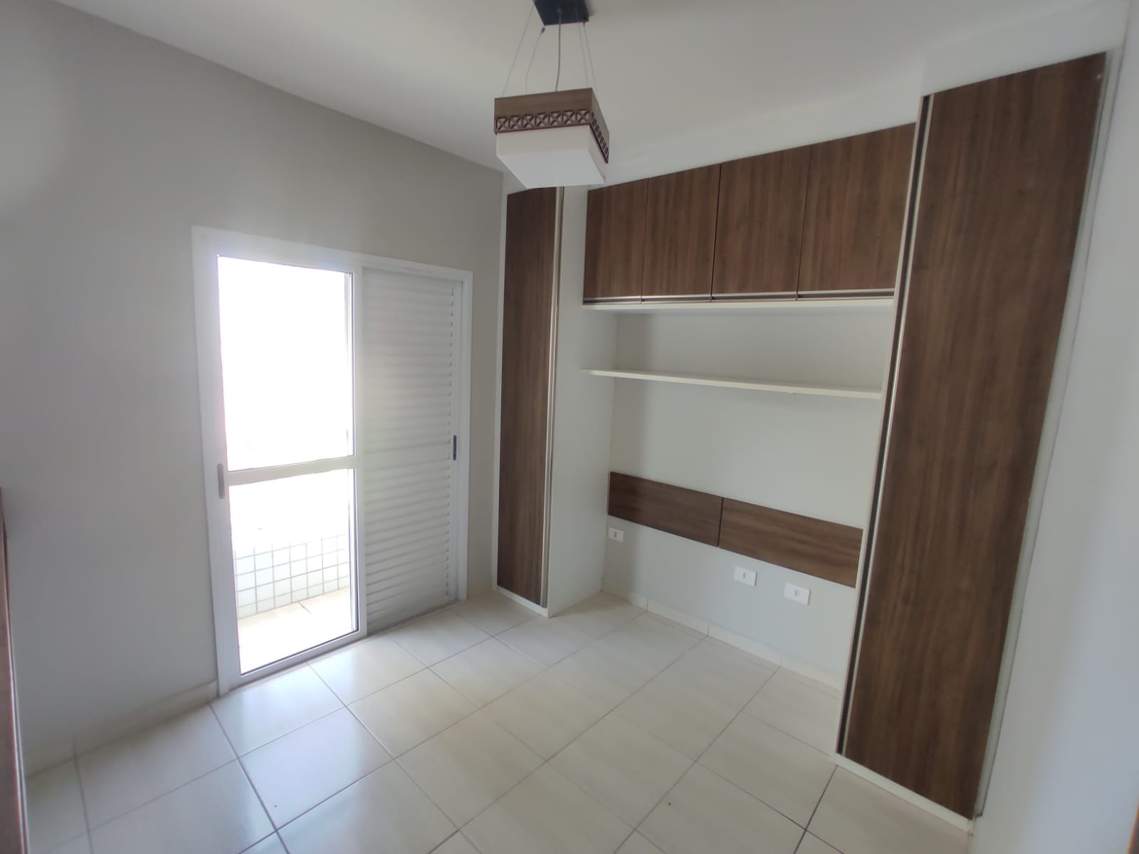 Apartamento à venda com 2 quartos, 71m² - Foto 2