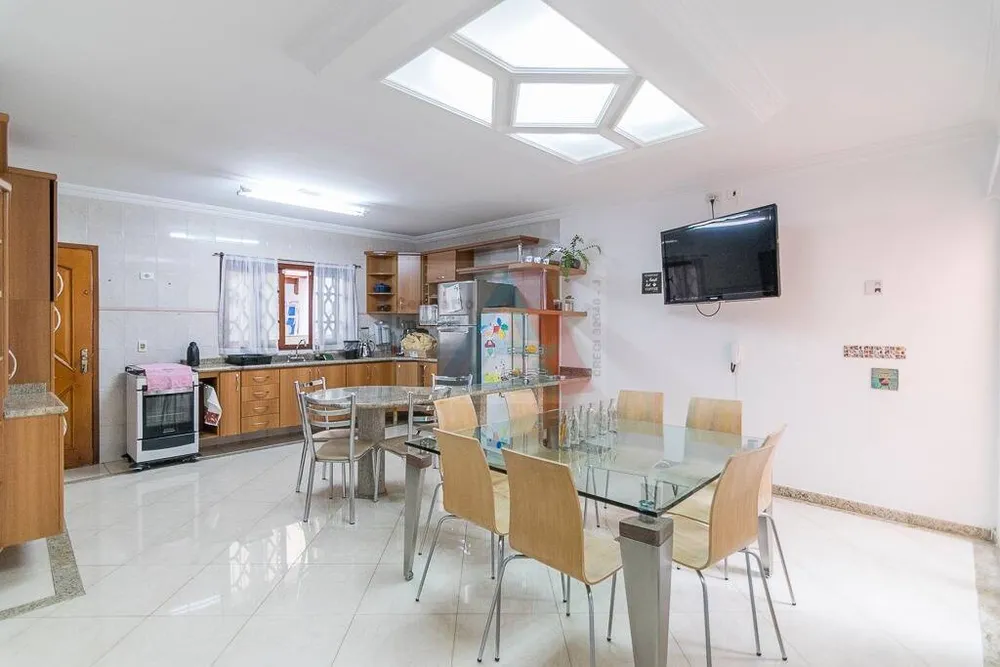 Casa, 3 quartos, 215 m² - Foto 1