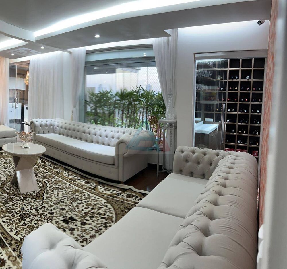 Apartamento à venda com 3 quartos, 227m² - Foto 1