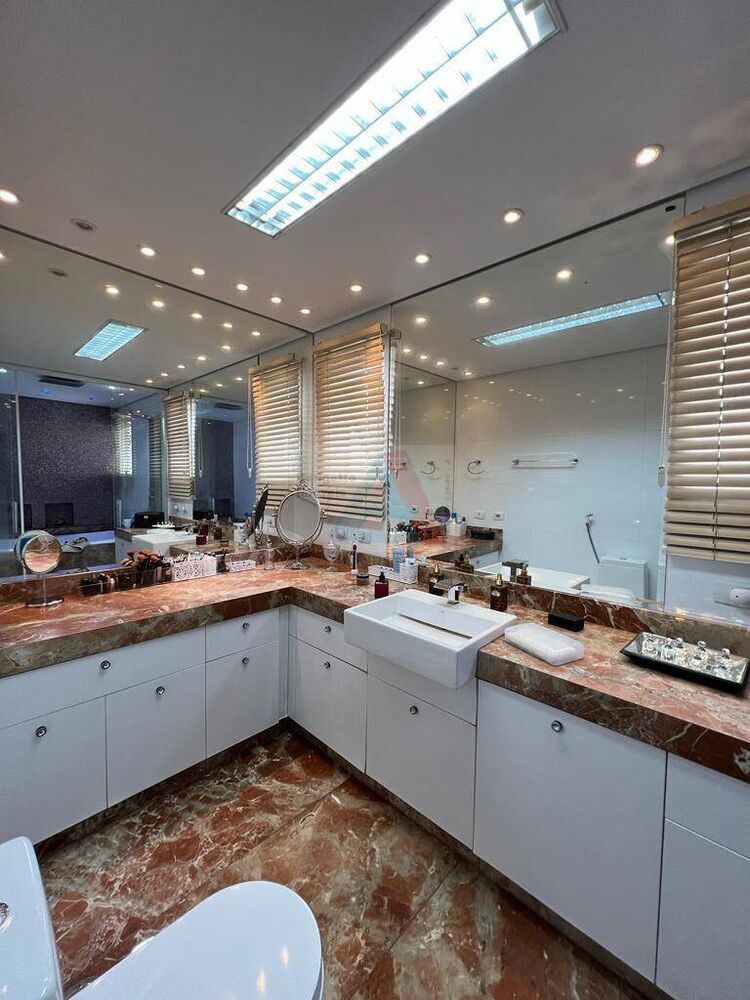 Apartamento à venda com 3 quartos, 227m² - Foto 4