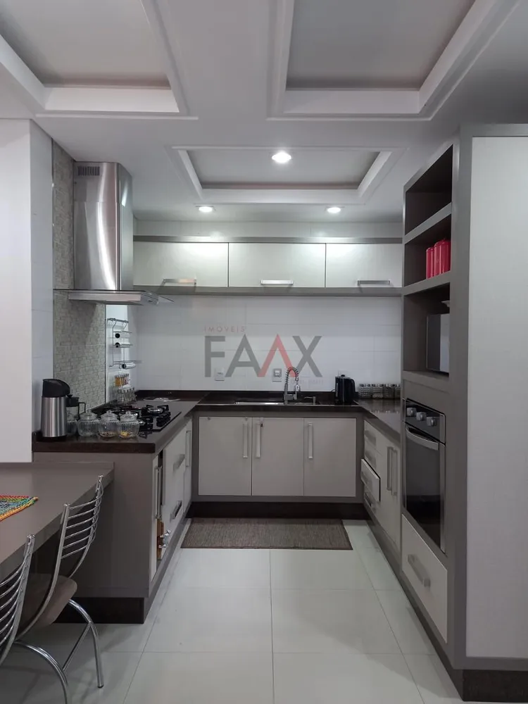 Sobrado, 3 quartos, 243 m² - Foto 3