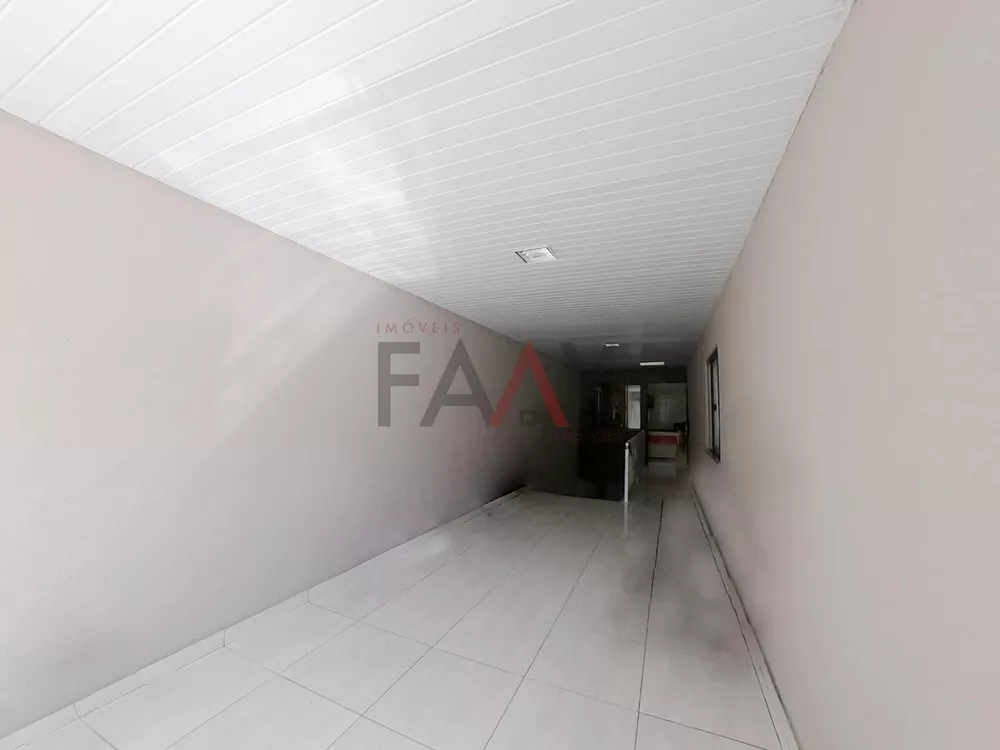 Casa à venda com 2 quartos, 250m² - Foto 4