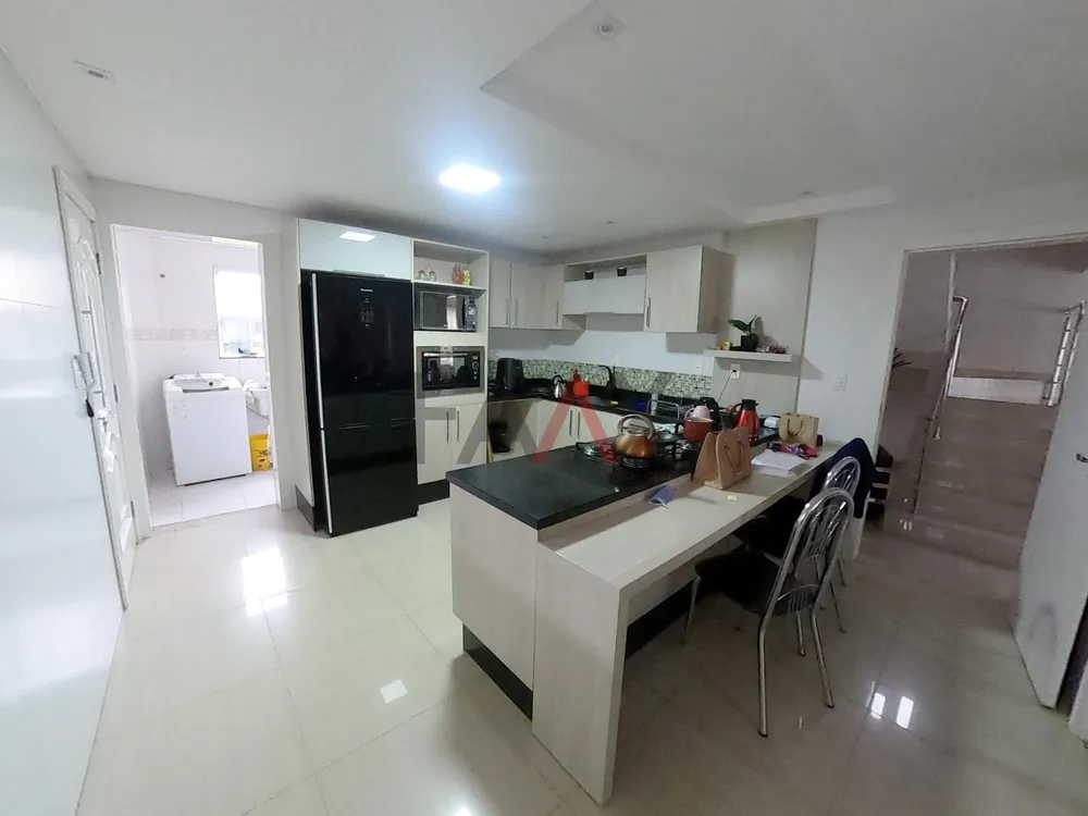 Sobrado, 3 quartos, 272 m² - Foto 4