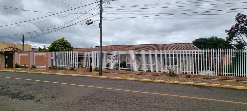 Casa, 3 quartos, 245 m² - Foto 1