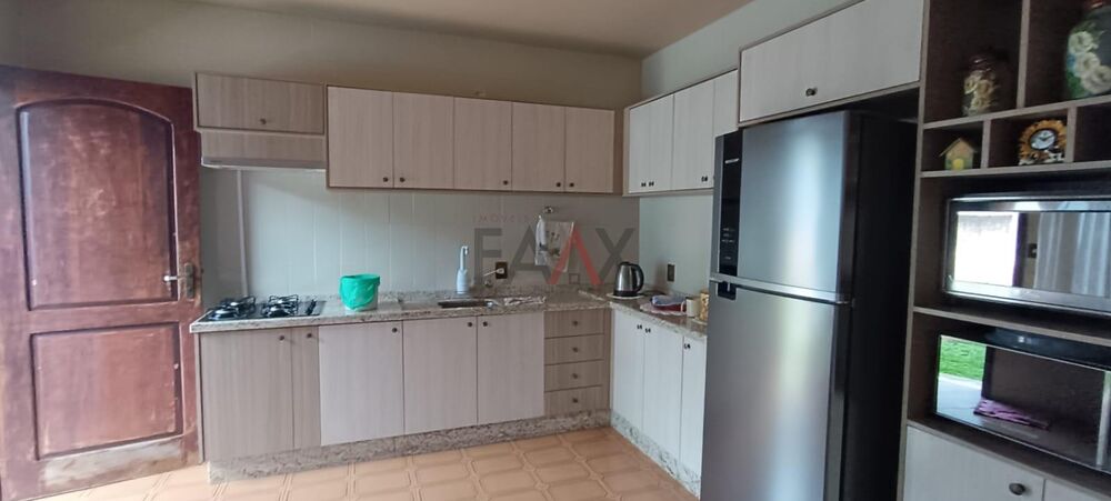 Casa à venda com 3 quartos, 168m² - Foto 4