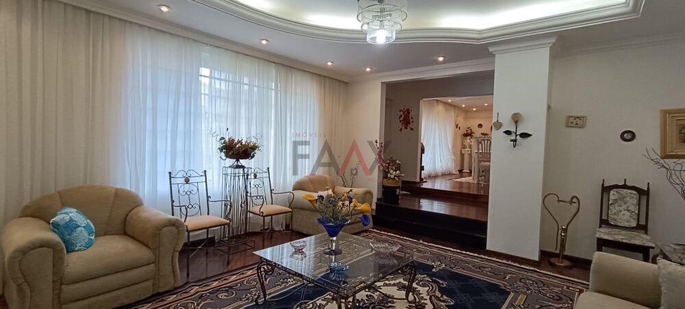 Sobrado para alugar com 5 quartos, 470m² - Foto 1