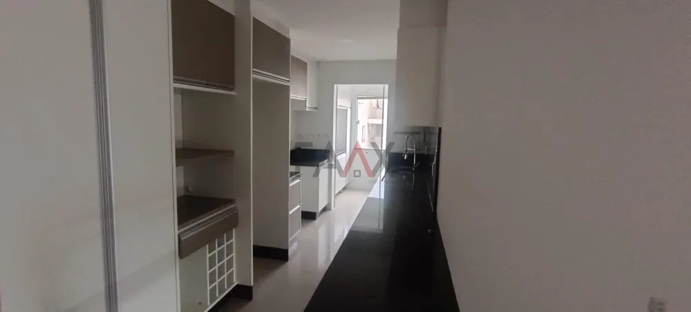 Apartamento, 3 quartos, 192 m² - Foto 2