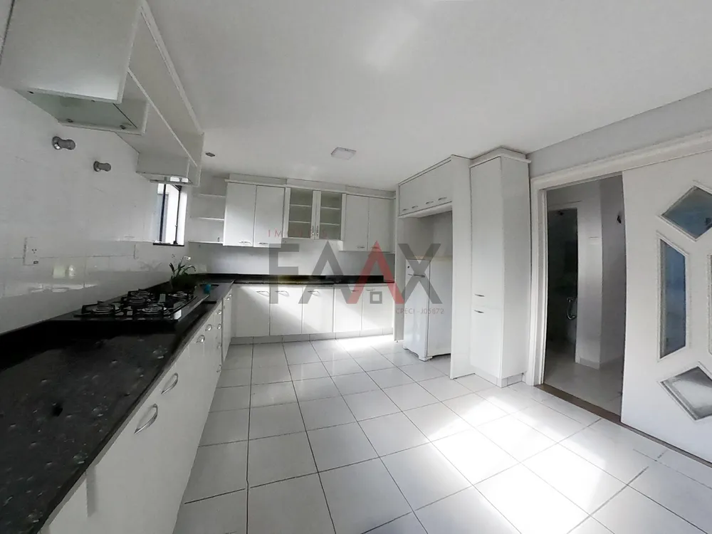 Sobrado, 398 m² - Foto 1