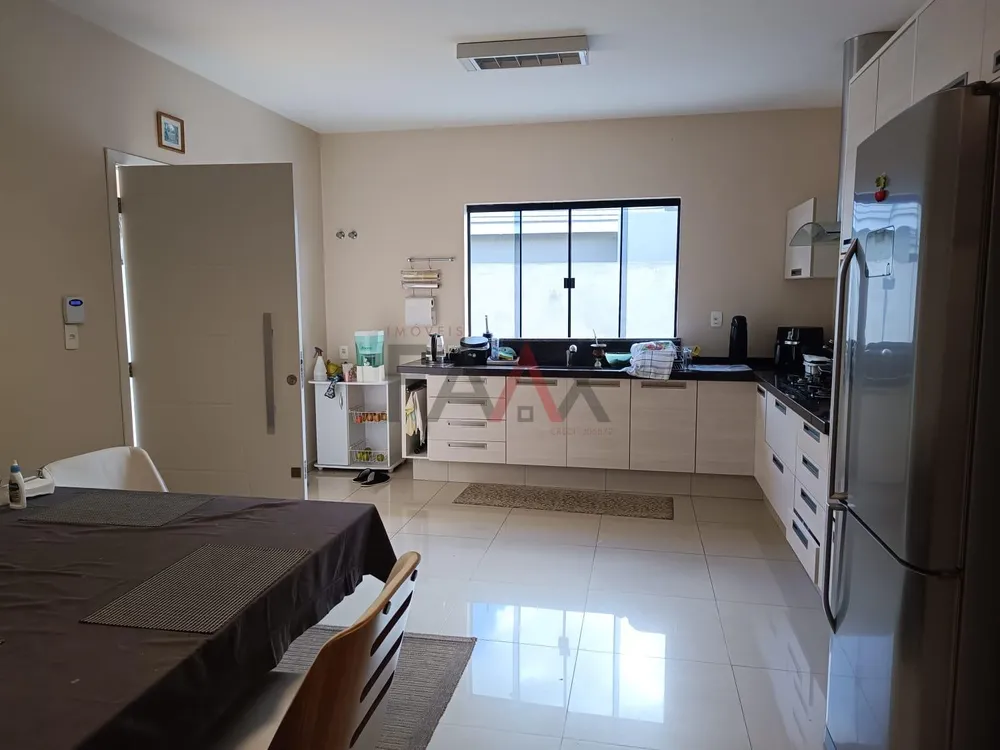 Casa, 4 quartos, 233 m² - Foto 4