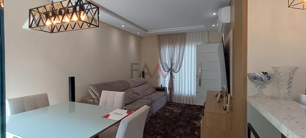 Casa à venda com 2 quartos, 55m² - Foto 2