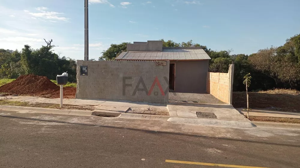 Casa à venda com 2 quartos, 60m² - Foto 3