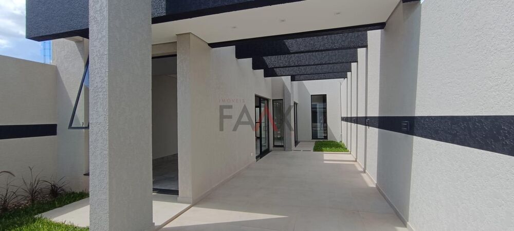 Casa à venda com 2 quartos, 83m² - Foto 1