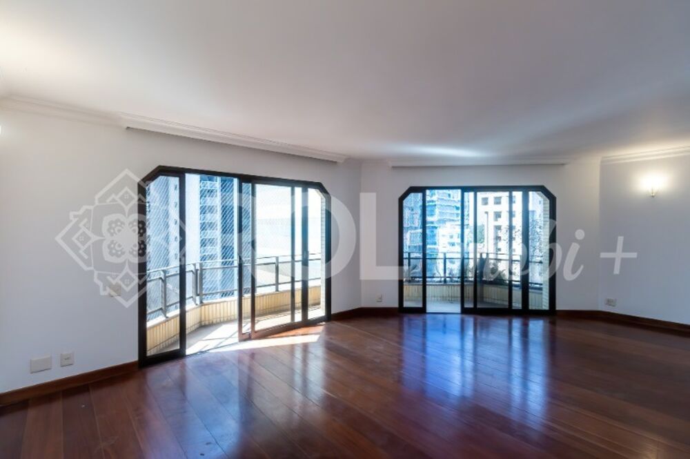 Apartamento, 3 quartos, 240 m² - Foto 1