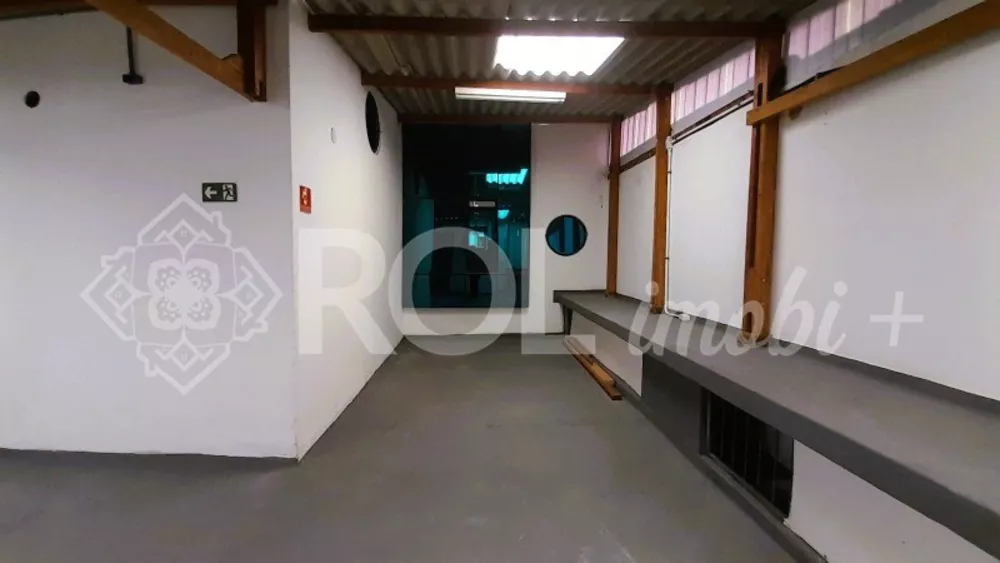 Prédio Inteiro para alugar com 3 quartos, 600m² - Foto 14