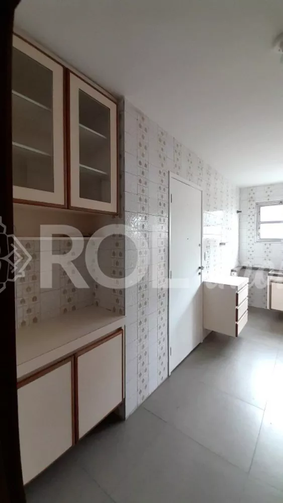 Apartamento para alugar com 3 quartos, 98m² - Foto 19