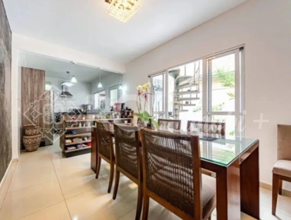 Casa, 4 quartos, 255 m² - Foto 1
