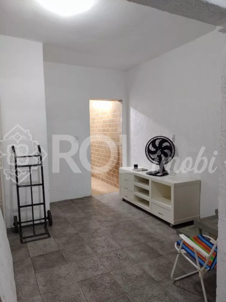 Casa à venda com 3 quartos, 80m² - Foto 4