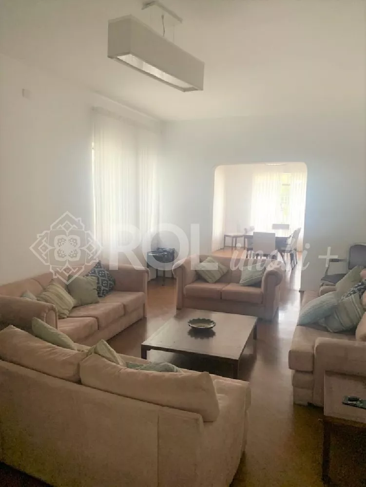 Casa para alugar com 4 quartos, 360m² - Foto 1