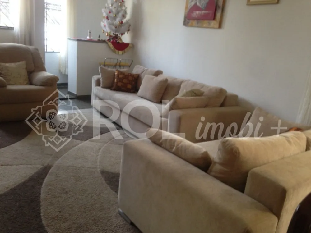 Casa, 4 quartos, 220 m² - Foto 2