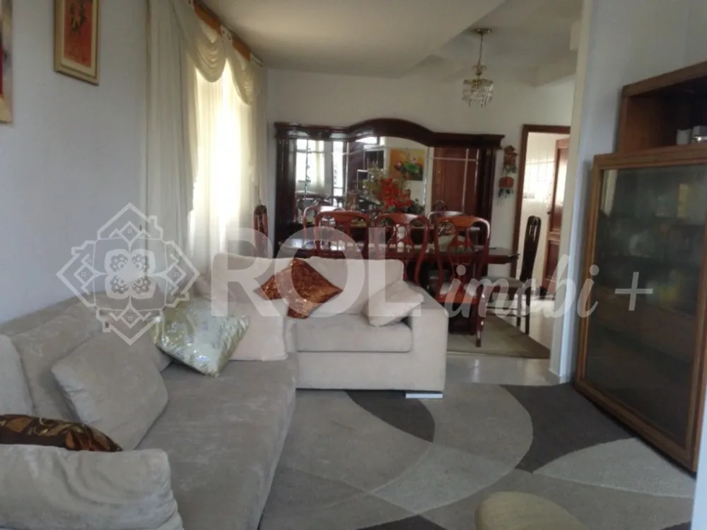 Casa, 4 quartos, 220 m² - Foto 1