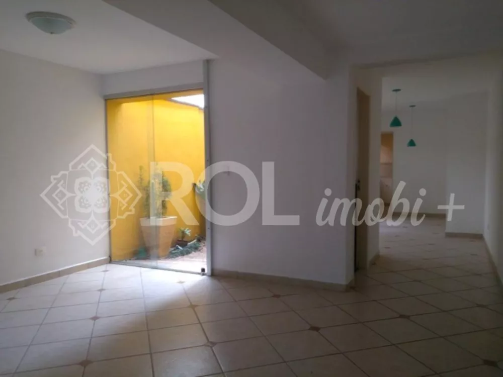 Casa à venda com 3 quartos, 150m² - Foto 2