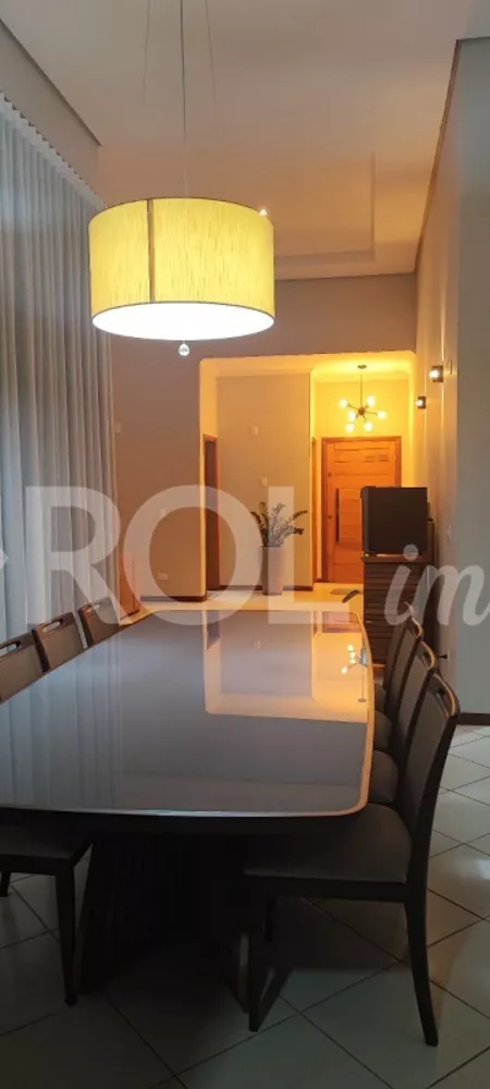 Casa à venda com 3 quartos, 219m² - Foto 21