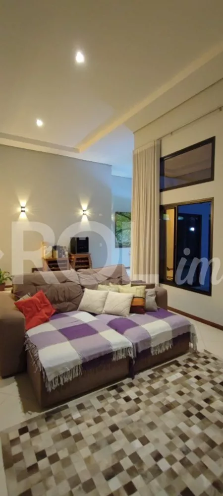 Casa à venda com 3 quartos, 219m² - Foto 7