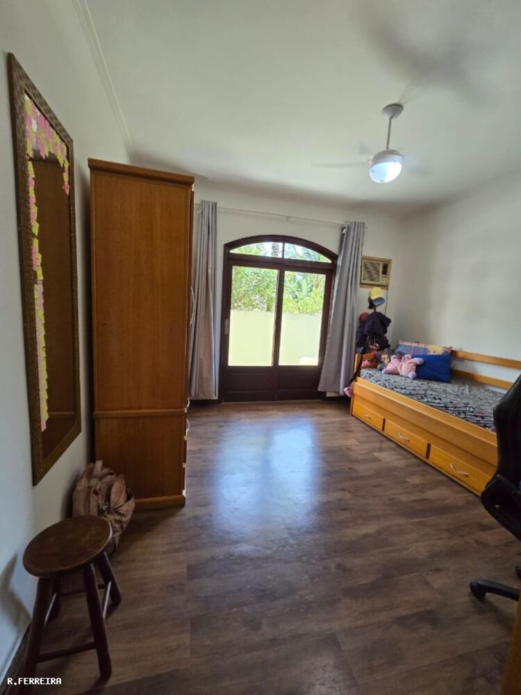 Casa de Condomínio à venda com 4 quartos, 240m² - Foto 17