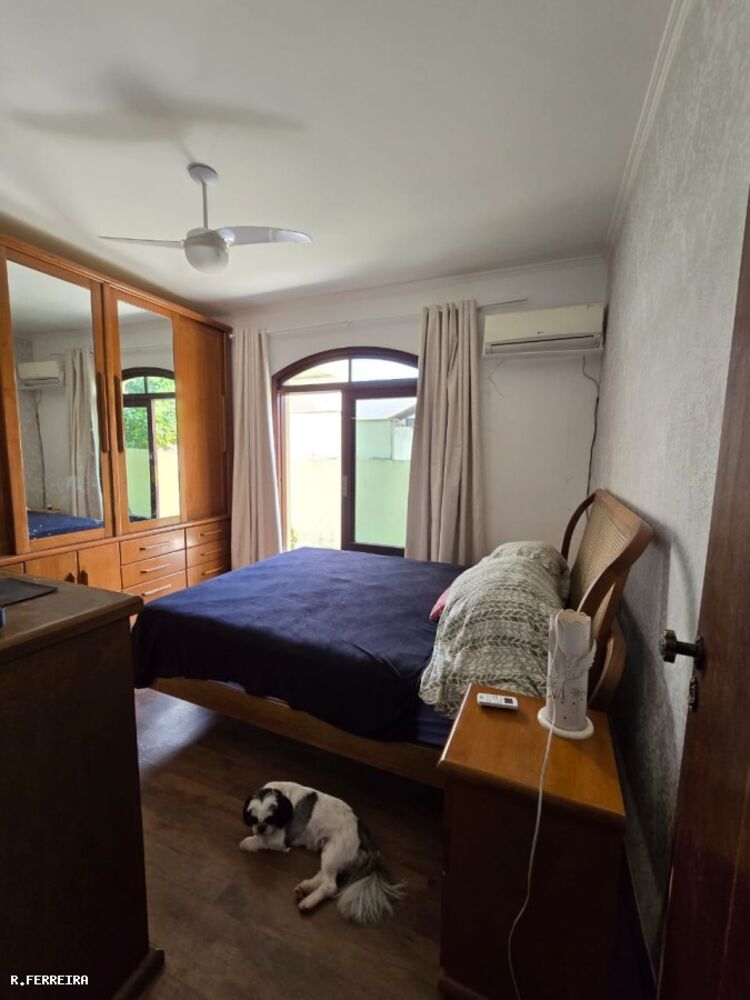 Casa de Condomínio à venda com 4 quartos, 240m² - Foto 18