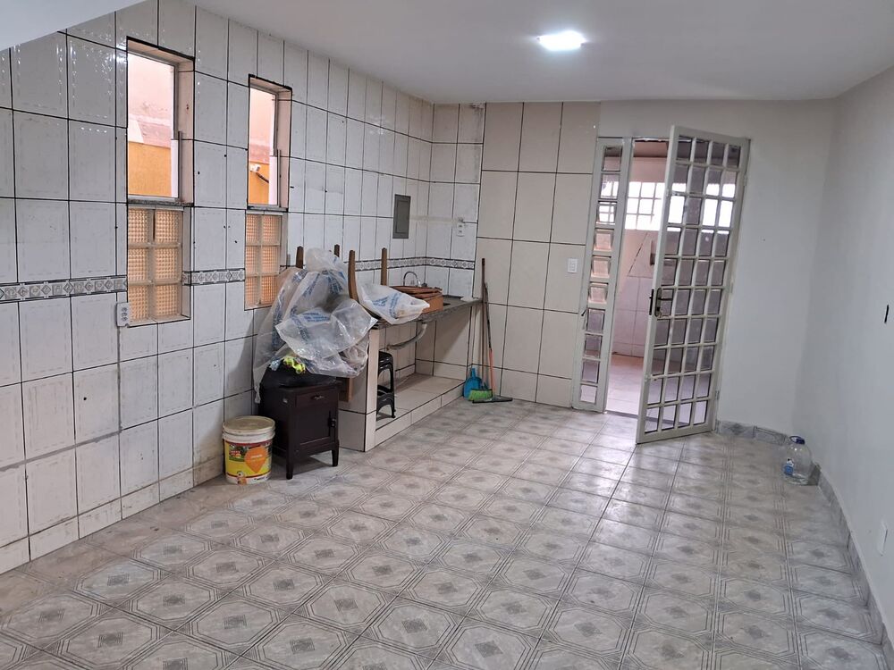 Casa à venda e aluguel com 4 quartos, 150m² - Foto 3