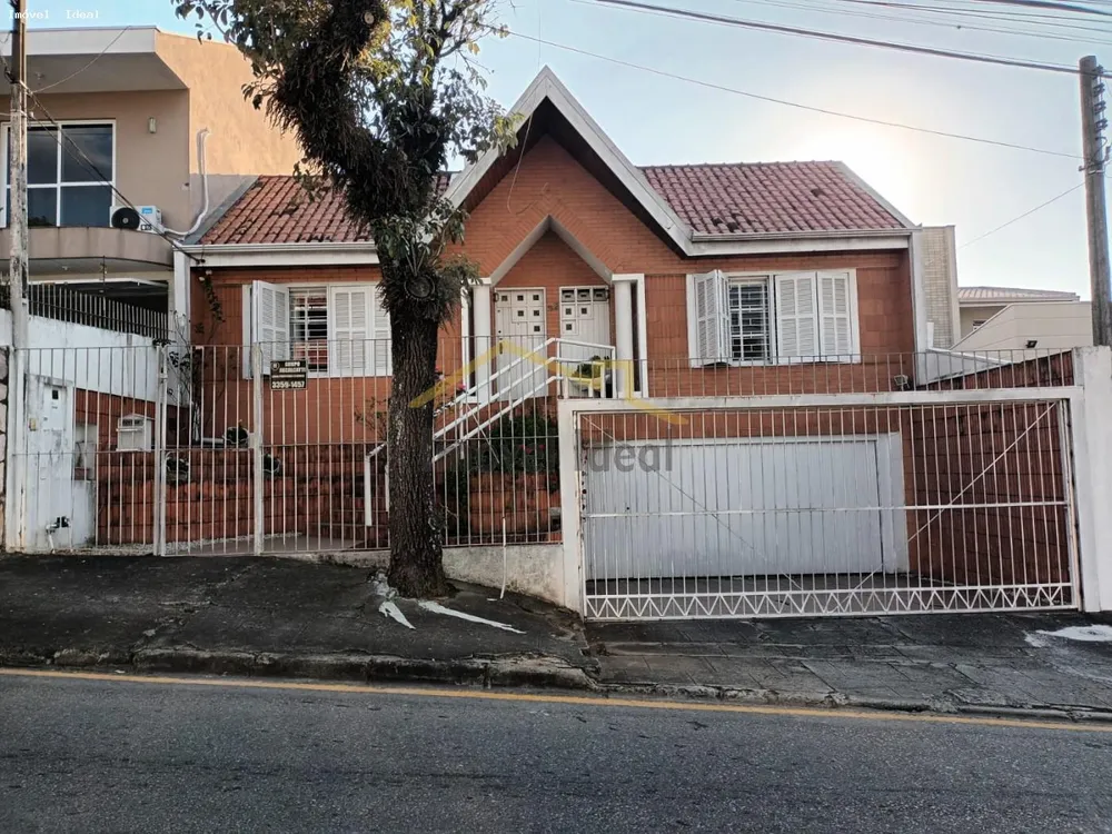 Casa, 3 quartos, 207 m² - Foto 1