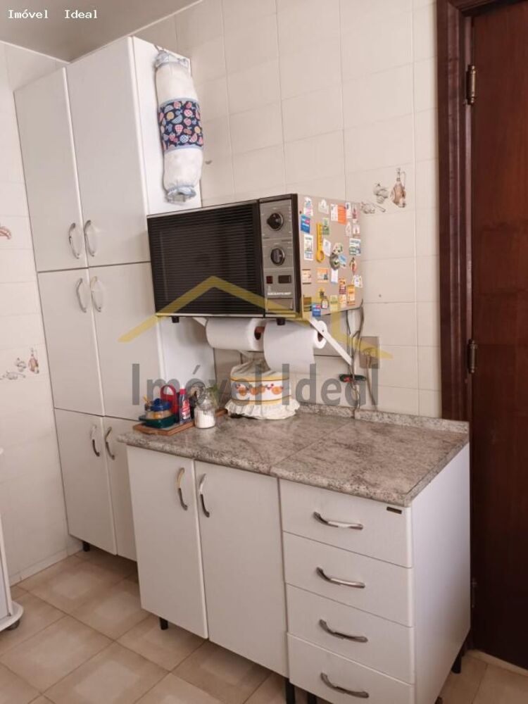 Casa à venda com 3 quartos, 207m² - Foto 3