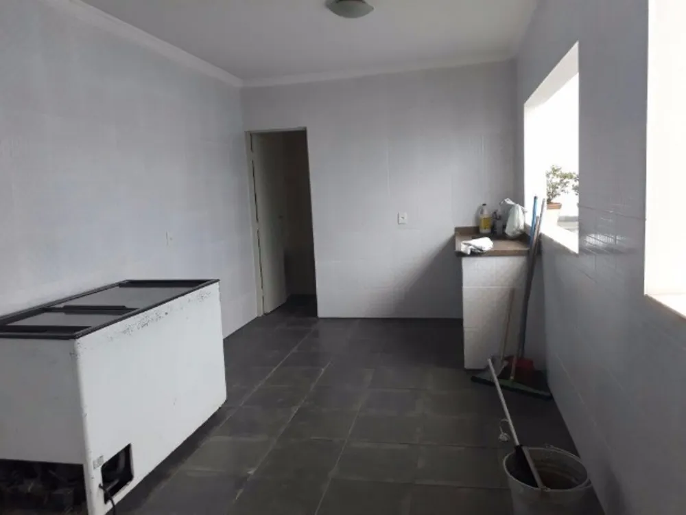 Casa, 3 quartos, 247 m² - Foto 2